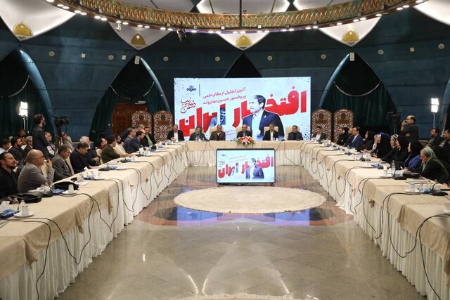 من را پروفسور خطاب نکنید! حسین بهاروند هستم