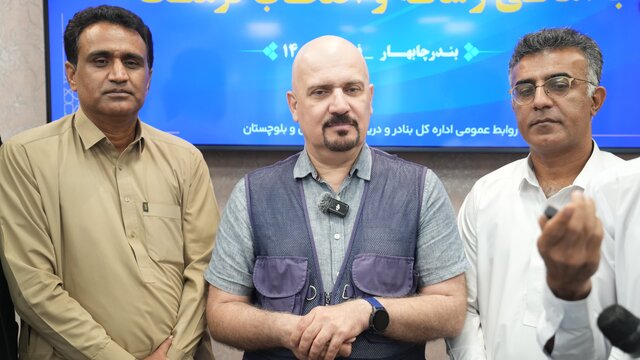 مهرداد اسکویی در پی جمع‌آوری عکس‌های چابهار