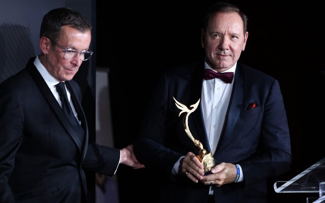 %DA%A9%D9%86%D8%8C %DA%A9%D9%88%DB%8C%D9%86 %D8%A7%D8%B3%D9%BE%DB%8C%D8%B3%DB%8C %D8%B1%D8%A7 %DA%AF%D8%B1%D8%AF%D9%86 %D9%86%DA%AF%D8%B1%D9%81%D8%AA