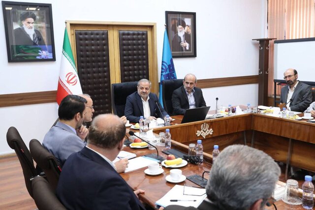 مدرسه تلویزیونی ایران ادامه پیدا کند