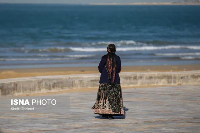 بشنوید ز کوی یار می‌آید نسیمِ باد نوروزی