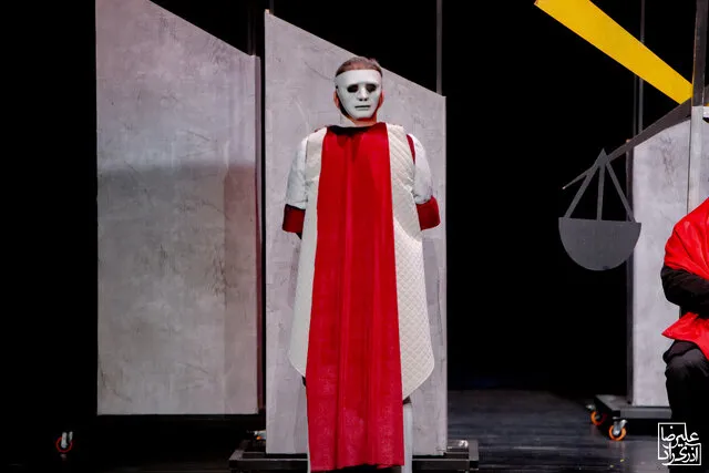 بعضی از آثار توی بورس نبوده‌اند