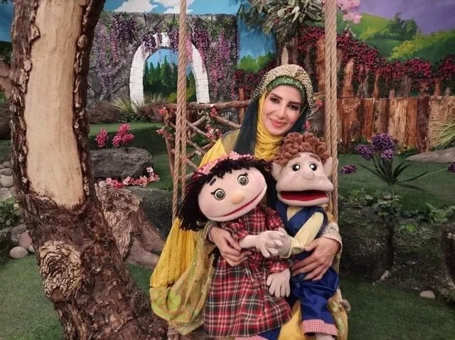 خاله شادونه به زنگ تفریح رفت