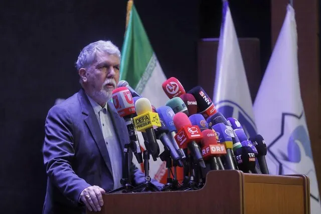 رسانه منتقد داخلی داشته باشیم بهتر از این است که