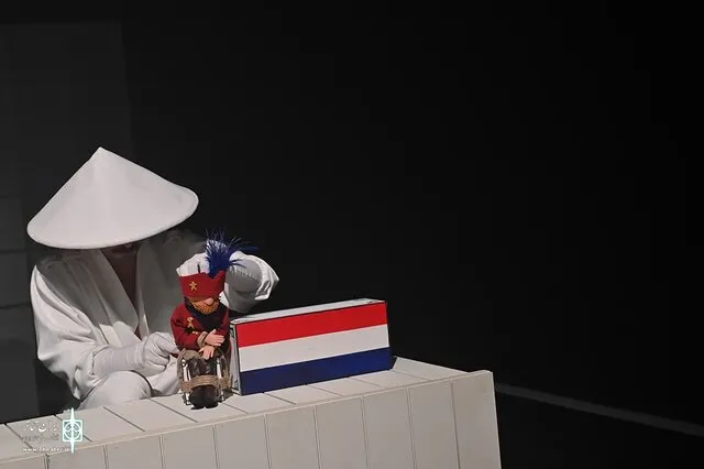 شوخی با تاریخ اروپا با عطر ادویه‌های شرقی