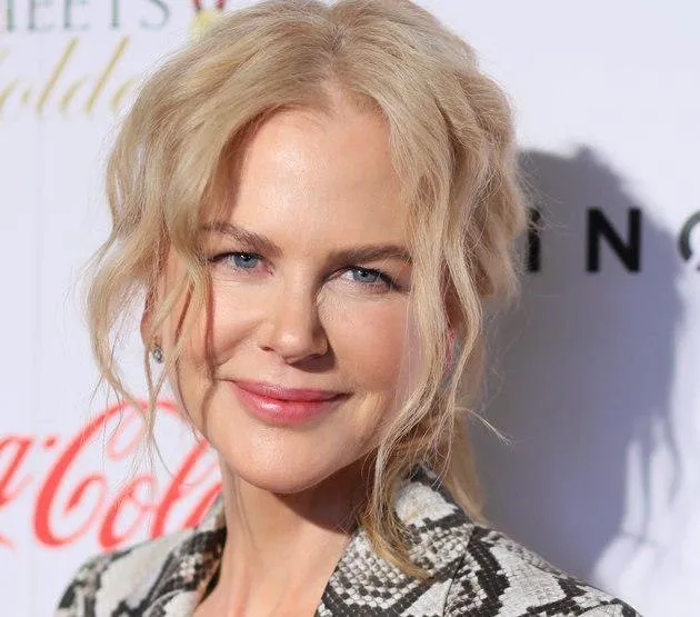 نیکول کیدمن از جشنواره کن جایزه می‌گیرد