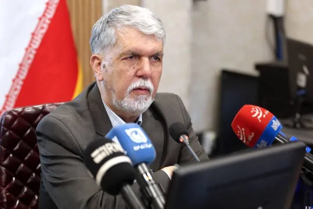 وزیر فرهنگ باید مساله حریم تئاتر شهر را حل کنیم