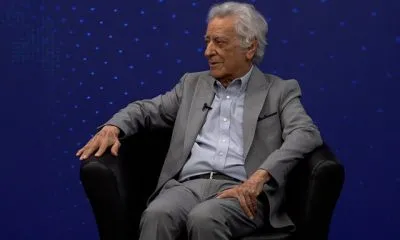 ویدیو هنوز وقتی به رادیو میروم، گویا وارد مکان مقدسی