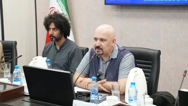 مهرداد اسکویی در پی جمع‌آوری عکس‌های چابهار