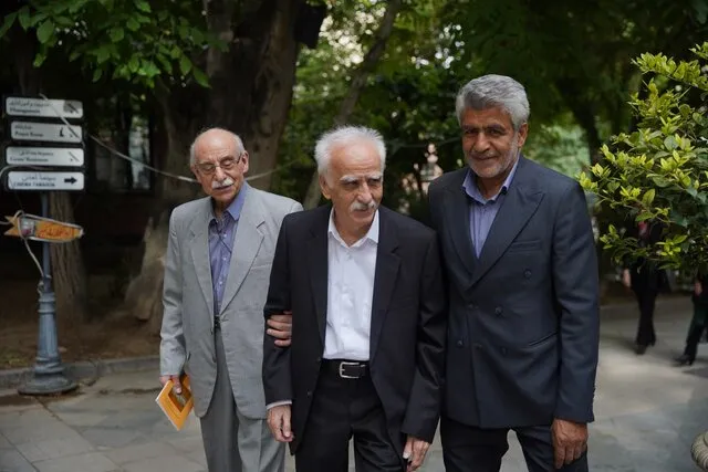 از اهدای یک نشان به محمد تهامی‌نژاد تا پیدا شدن