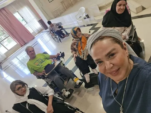 بهاره رهنما نمایشش را به کهریزک می‌برد