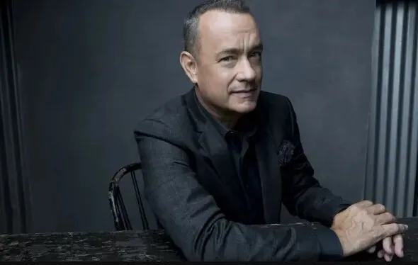 تام هنکسدنیای فردا را به صحنه تئاتر می‌برد