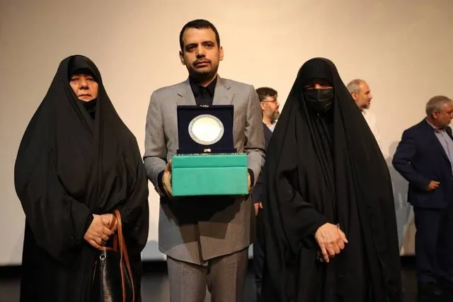 تجلیل از خانواده علی هاشمی و چند نکته از محسن