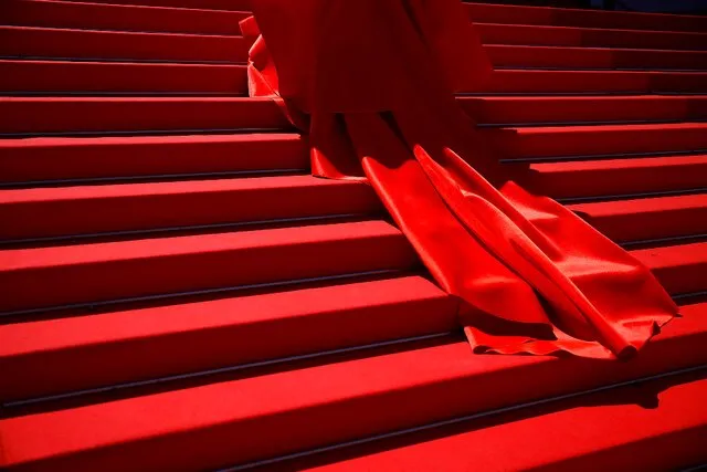 حضور روی فرش قرمز کن چقدر آب میخورد؟