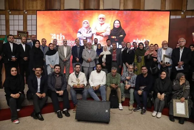 فرزاد حسنی کاش میشد همه مملکت را مثل رادیو اداره