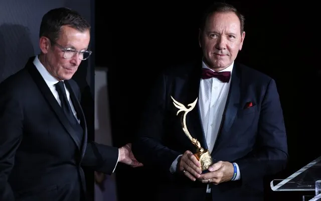 کن، کوین اسپیسی را گردن نگرفت